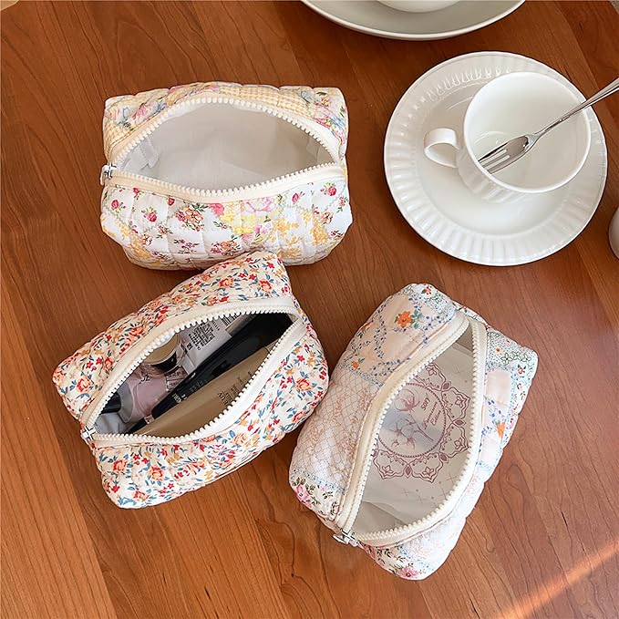 Floral Makeup Bag Small Cotton Quilted Cosmetic Makeup Bag Organizer, Aesthetic Portable Pouch Purse Toiletry Bag for Women Girls Travel accessories (Beige Floral-S)