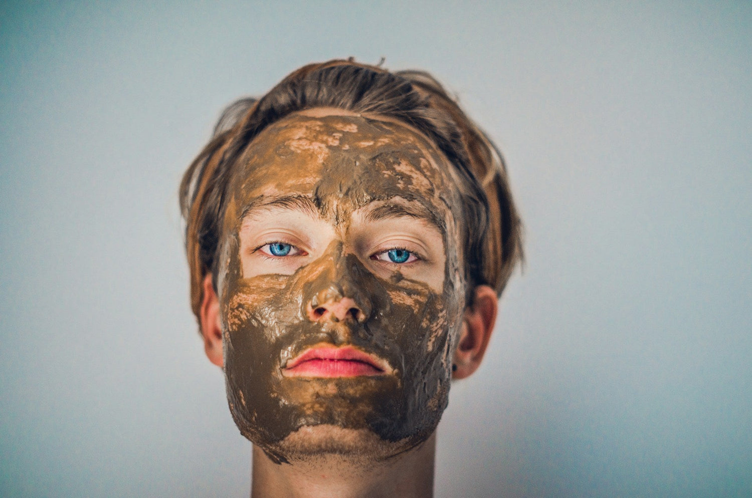Detoxifying-clay-face-mask-for-deep-pore-cleansing-and-oil-control